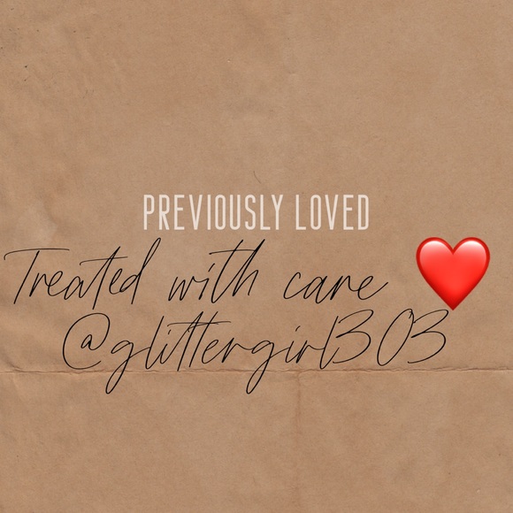 Welcome to my previously loved closet! ❤️ - Picture 2 of 2